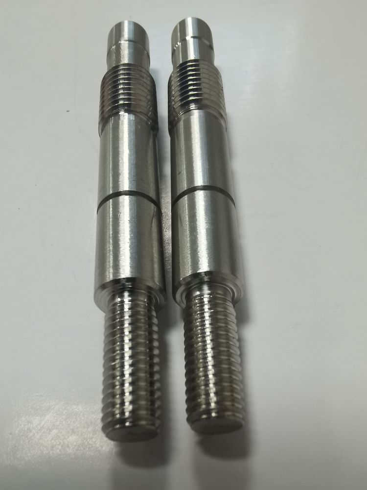 细长带外螺纹轴类零件